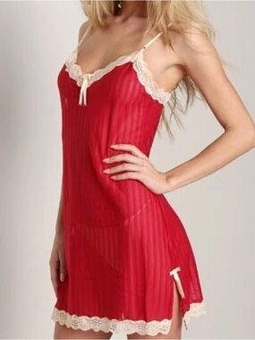 Elle macpherson slip